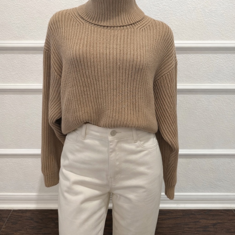 Aritzia Babaton Women's oversized M Tan Sweater - Picture 5 of 7